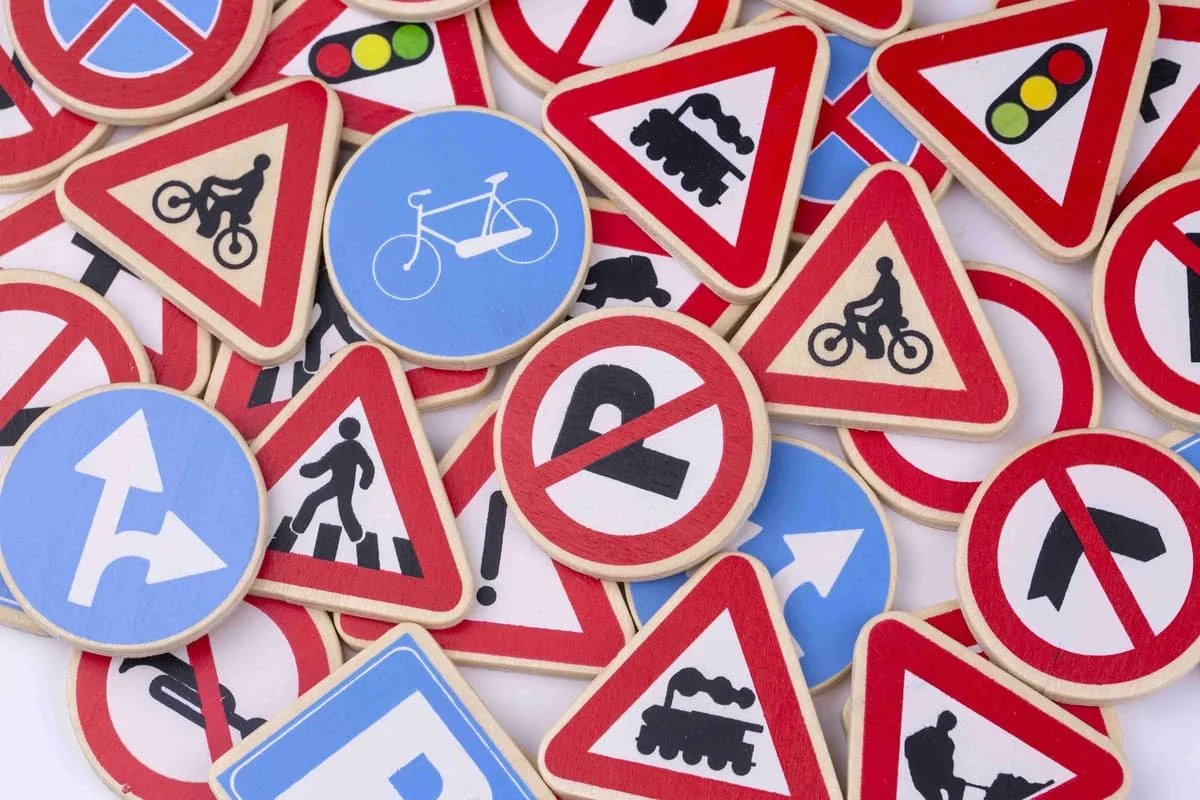 different-colored-traffic-signs-isolated 1 different colored traffic signs isolated 2023 11 27 05 22 15