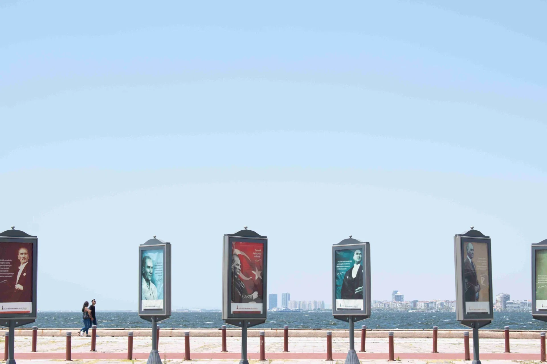 Seaside Walkway with Historical Figures Display acspGOn scaled