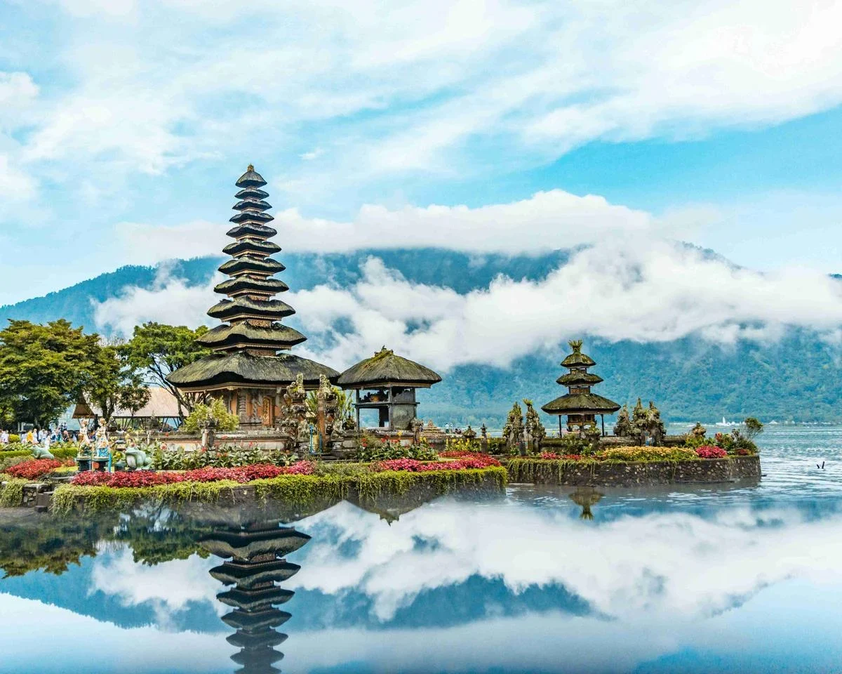 Tranquil Water Temple with Mountain Backdrop CZEjK4q