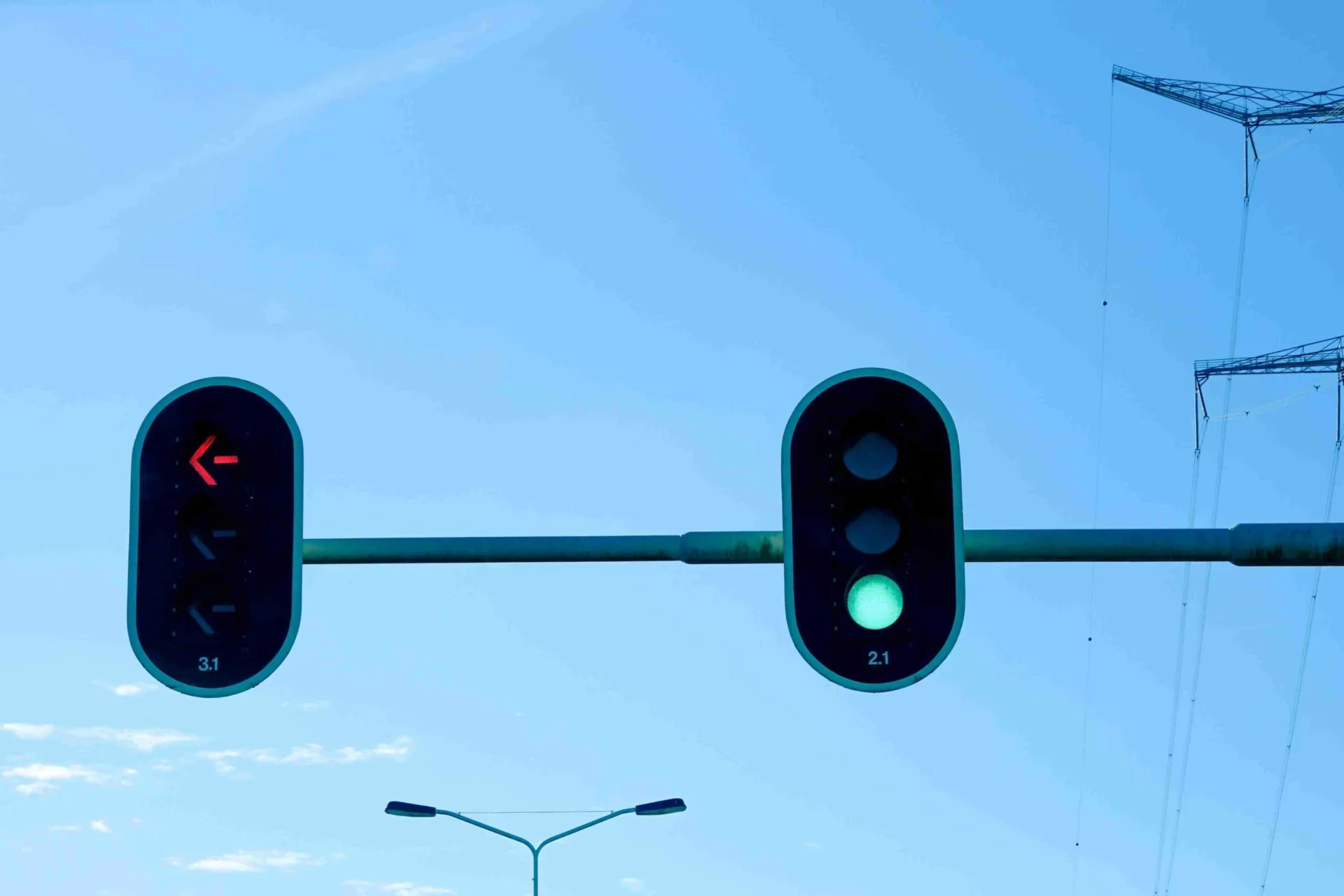 traffic lights minimalistic 2023 11 27 05 35 54 utc acLLTuT scaled