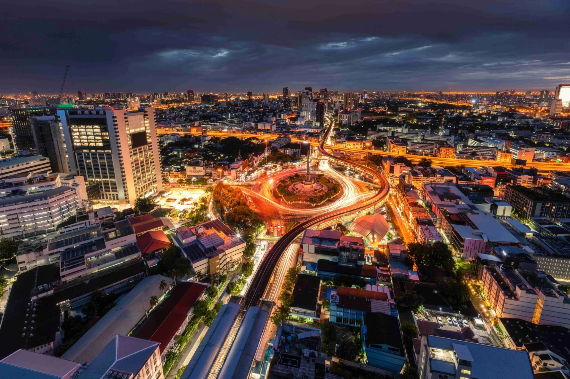 singapore-skyline-at-night